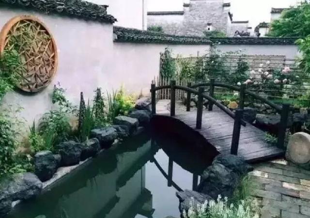 在鄉(xiāng)下買一棟閑置的舊房子進(jìn)行翻新，并在復(fù)活后將其改造成住宅和別墅,也是好的一筆投資