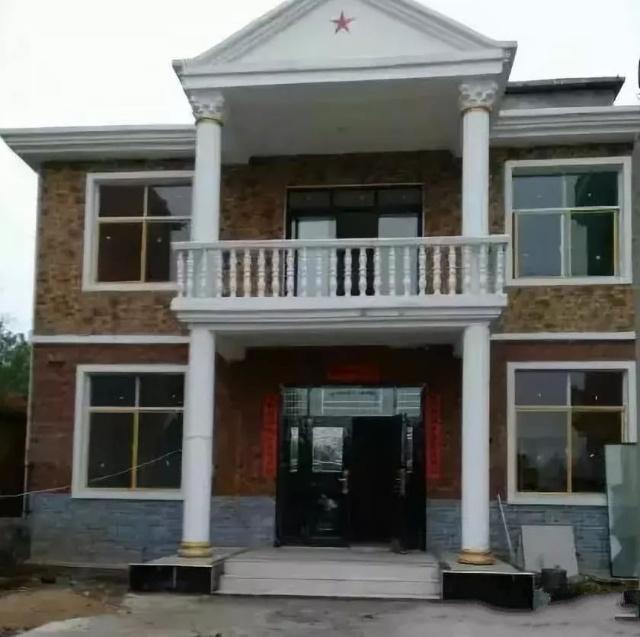 與在城里買一套兩居室公寓相比，你可以在你的家鄉(xiāng)建一棟別墅?，F(xiàn)在讓我們來看看！